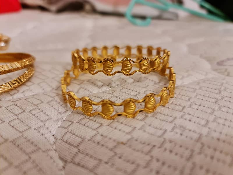 Damas Dubai 22K Gold Bangles 0