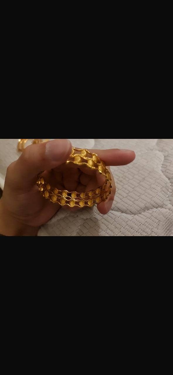 Damas Dubai 22K Gold Bangles 3