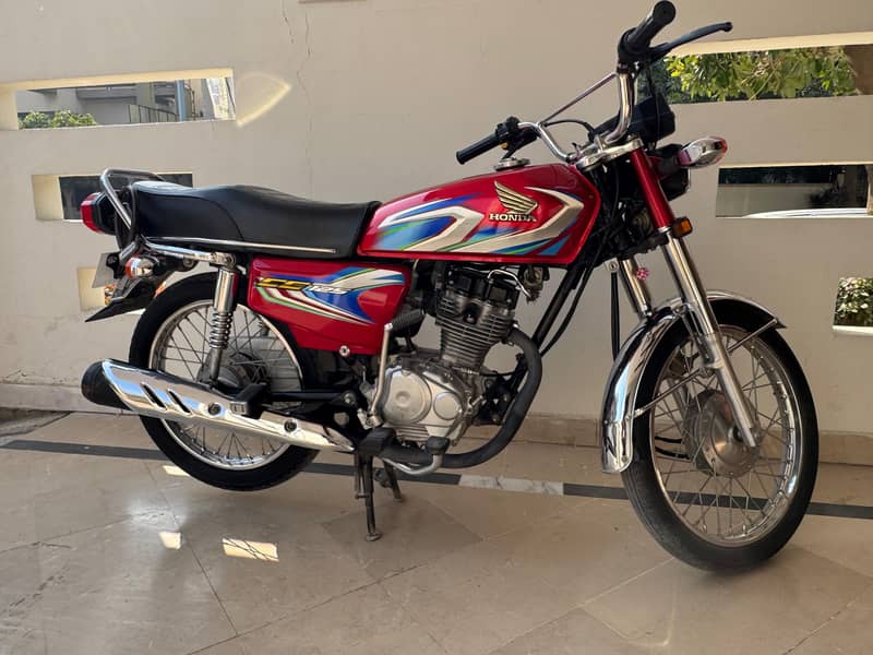 Honda CG 125 2022 / Registered 2023 Brand New 1400 KM Driven 2