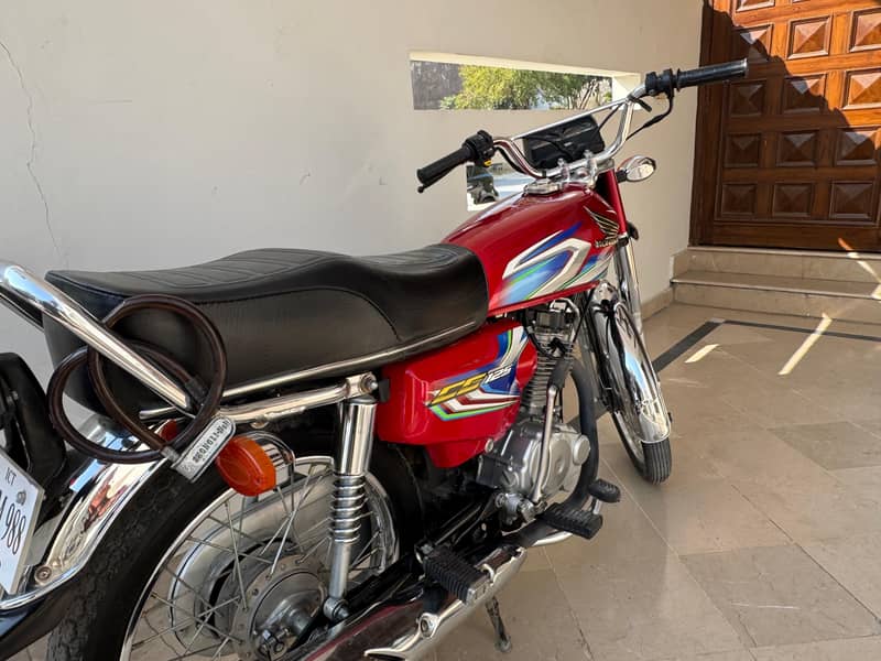 Honda CG 125 2022 / Registered 2023 Brand New 1400 KM Driven 13