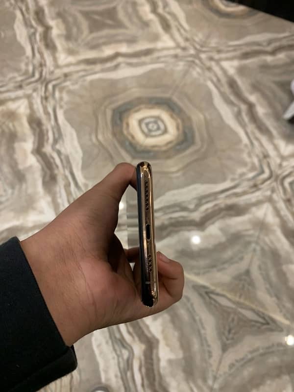 XS MAX 256 GB 7