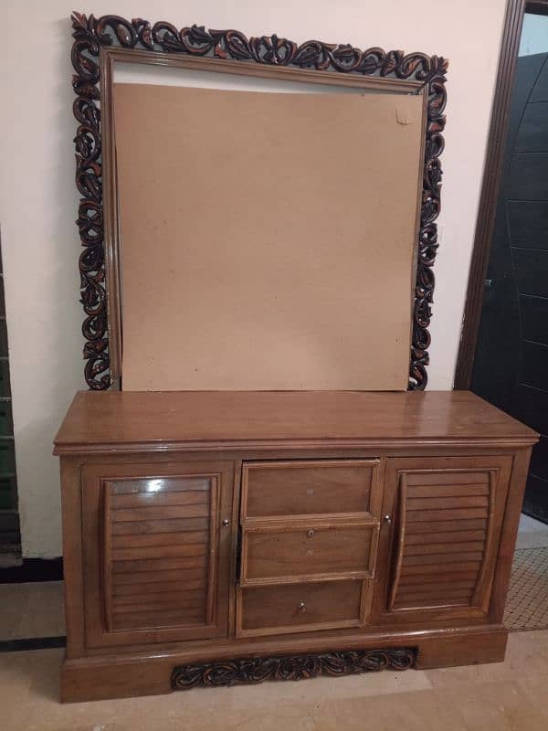 Dressing table 0