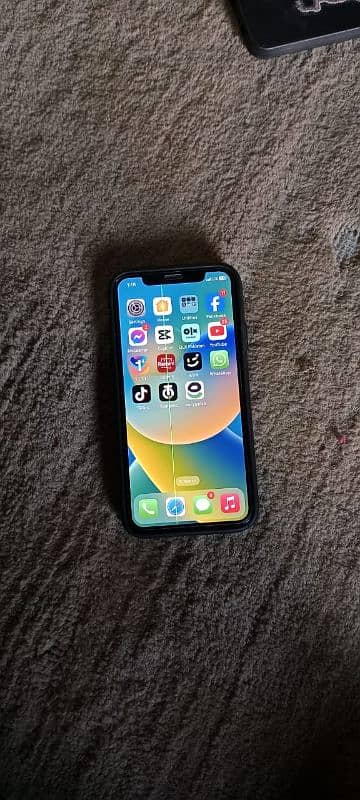 iPhone x white colour pta approved trotone available 1