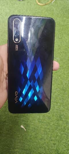 vivo S1 . . . . . . . . . . . . . 4 Ram 128 GB