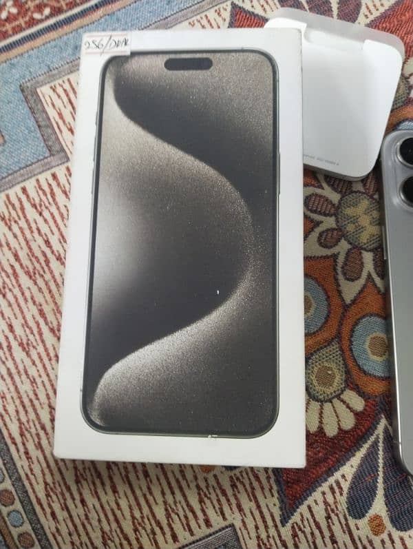 I phone 15pro max titanium 256GB 3