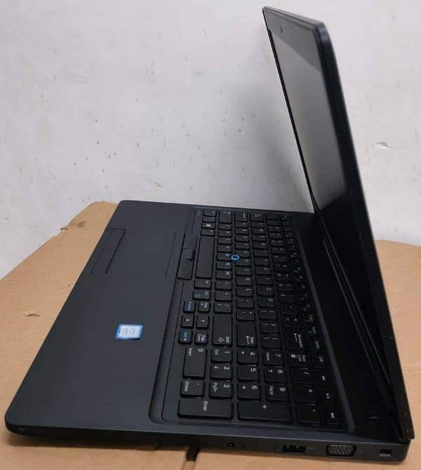 Big Display Dell Core i5 7th Gen 8GB + 256GB SSD With Warranty 3