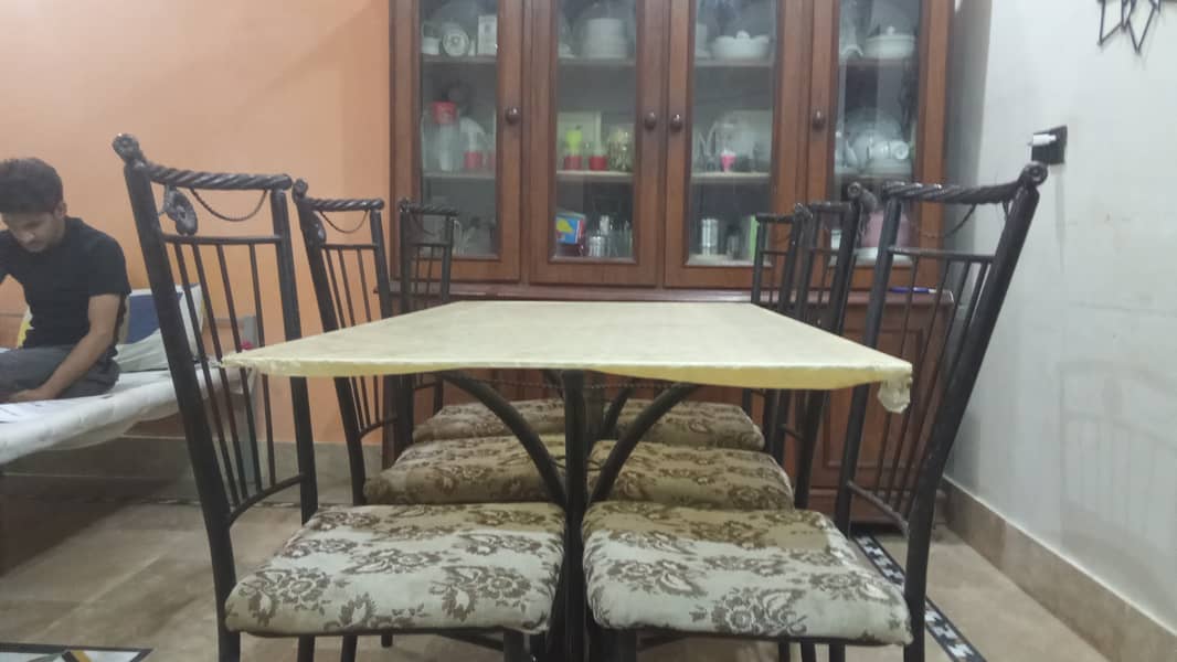 Six sitting Dining Table for sale 0