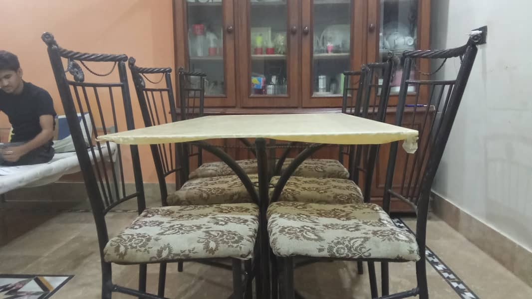 Six sitting Dining Table for sale 3