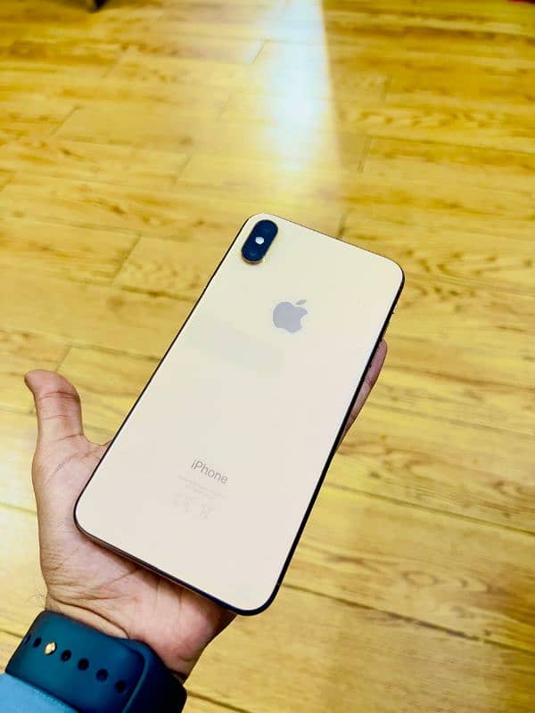 Iphone XS Max 64 GB Non PTA with Orignal Box Charger & Earphone 0