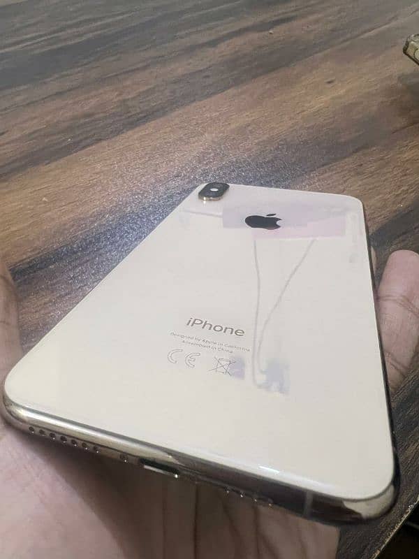 Iphone XS Max 64 GB Non PTA with Orignal Box Charger & Earphone 1