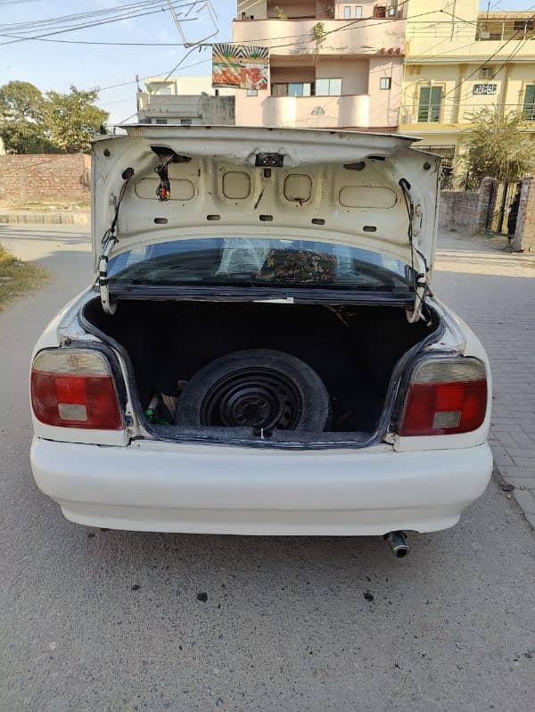 Suzuki Baleno 2004 11