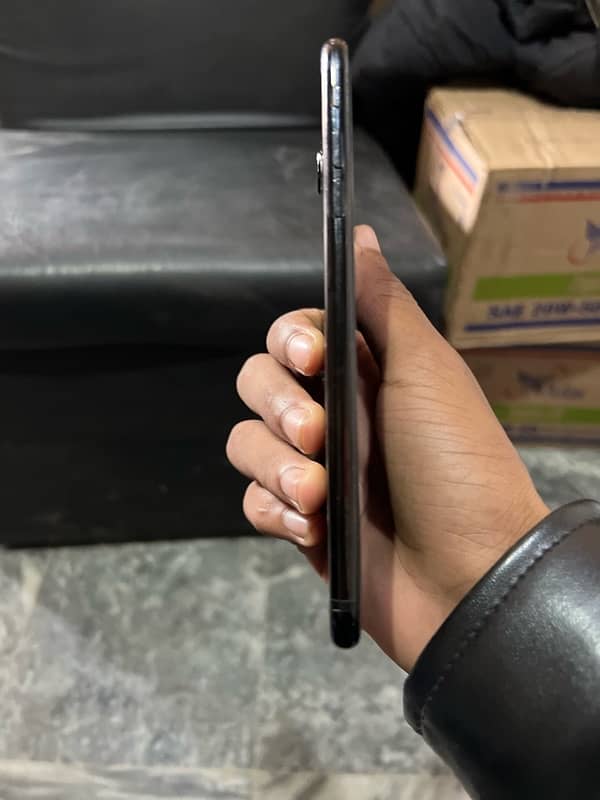 iphone 7plus 10/9 PTA approved 1