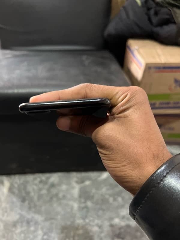 iphone 7plus 10/9 PTA approved 4