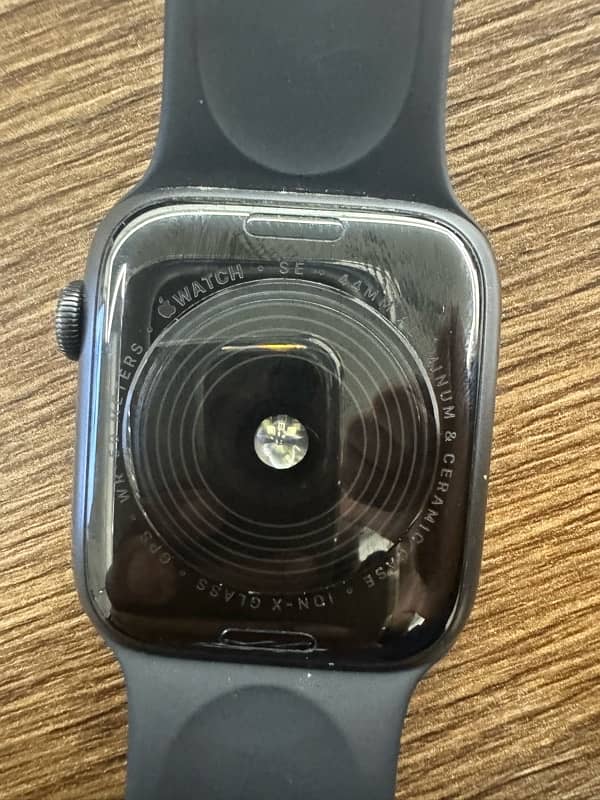 Apple Watch Series SE 2 2024 Black color 1