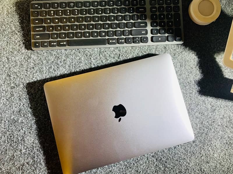 MacBook Air M1 8/256 new 1