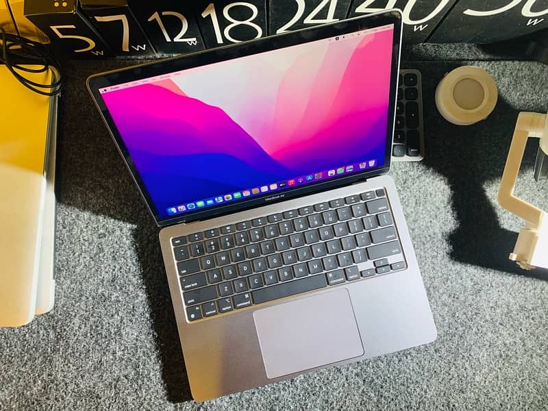 MacBook Air M1 8/256 new 2