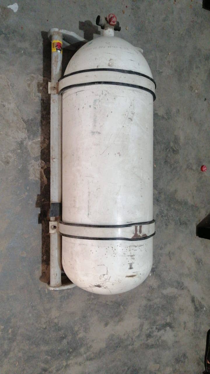 CNG Cylender with Orignal Gas Kit & Frame For Sale 0