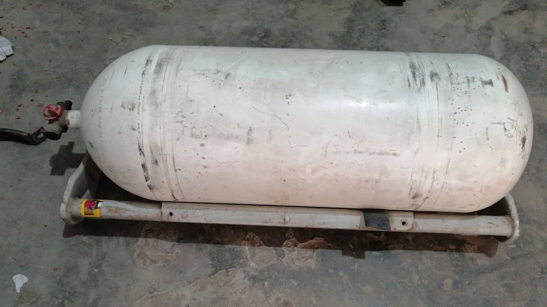 CNG Cylender with Orignal Gas Kit & Frame For Sale 1