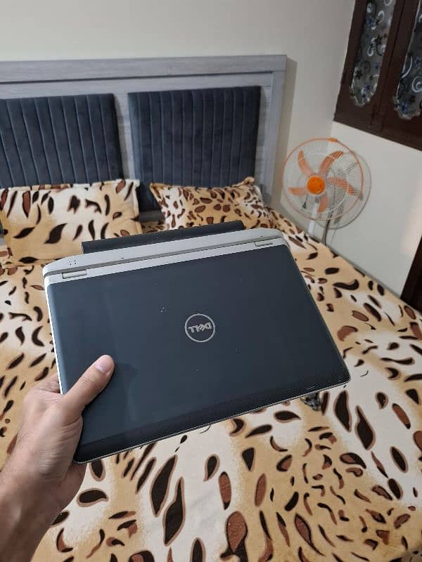 Dell Latitude Laptop 0