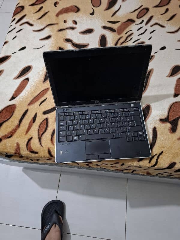 Dell Latitude Laptop 1