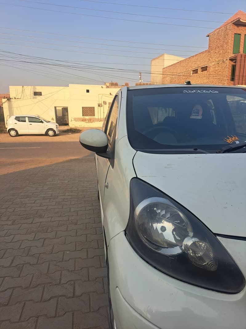 Toyota Vitz 2012 2