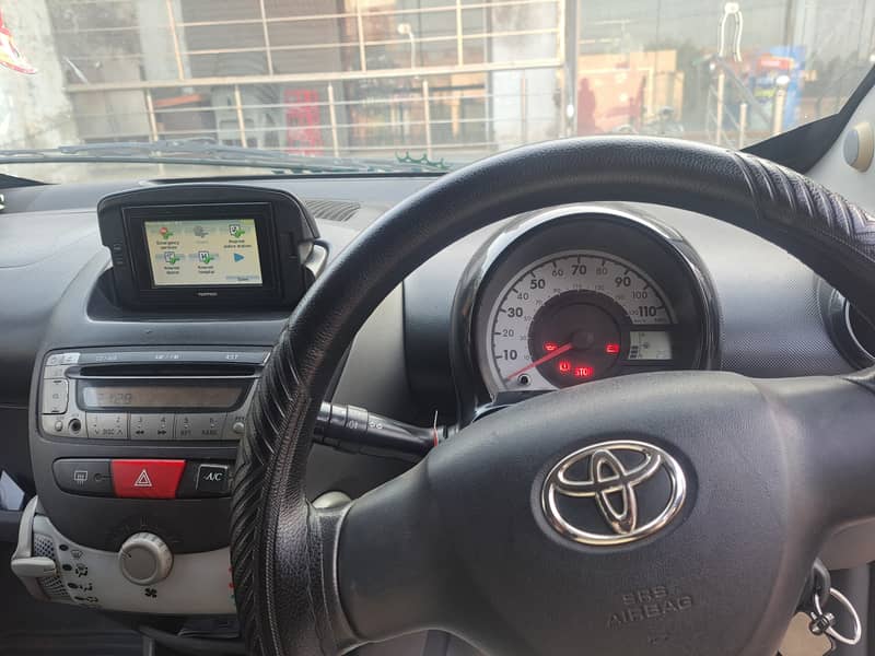 Toyota Vitz 2012 6