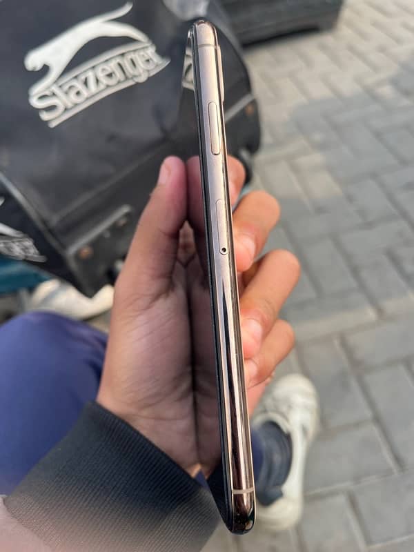 iphone xs max 64gb 10by10 fu 77 health waterpack 1