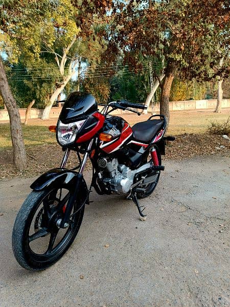 Honda CB 125F 1