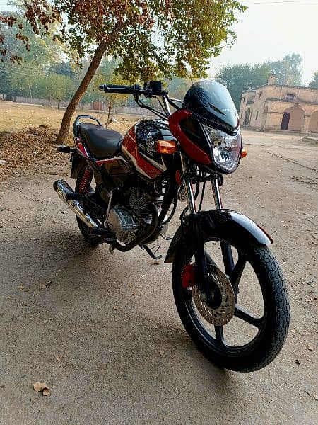 Honda CB 125F 8