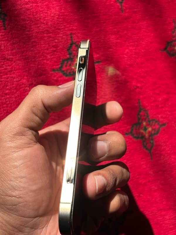 iphone 12 pro 256 gb PTA Approved. 4