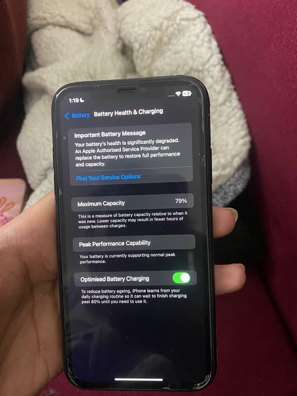 iphone xr 64 GB total genuine 4