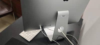 Apple iMAC 22inch. late 2013