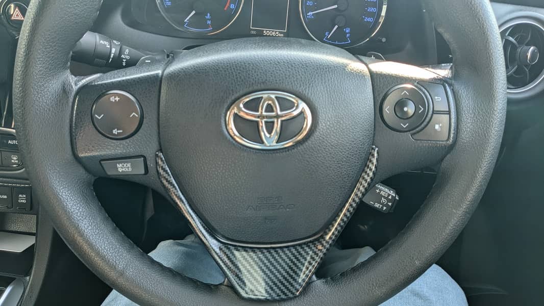 Toyota Corolla Altis 2022 Grande Black interior 8