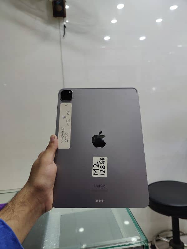 Apple ipad m2 0