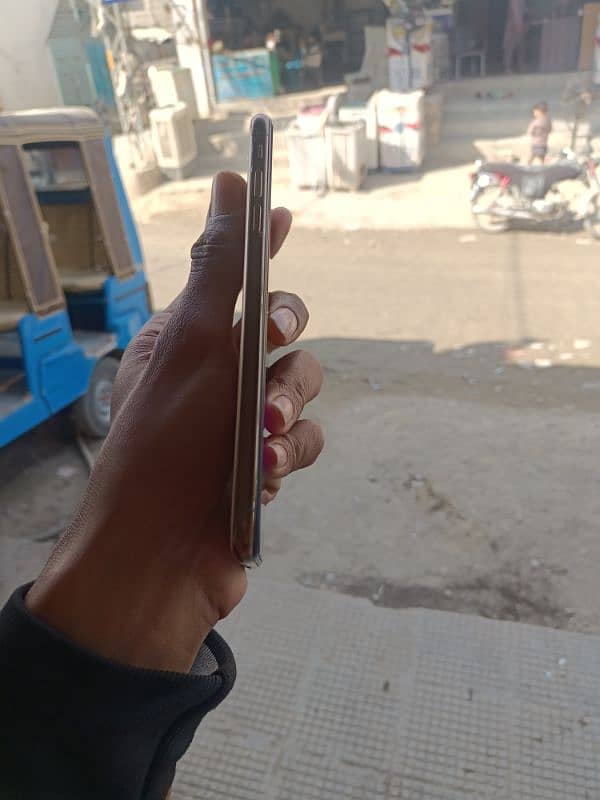 Iphone xs max condition 10/10 All ok 64. GB Fuctry unlock non pta 2