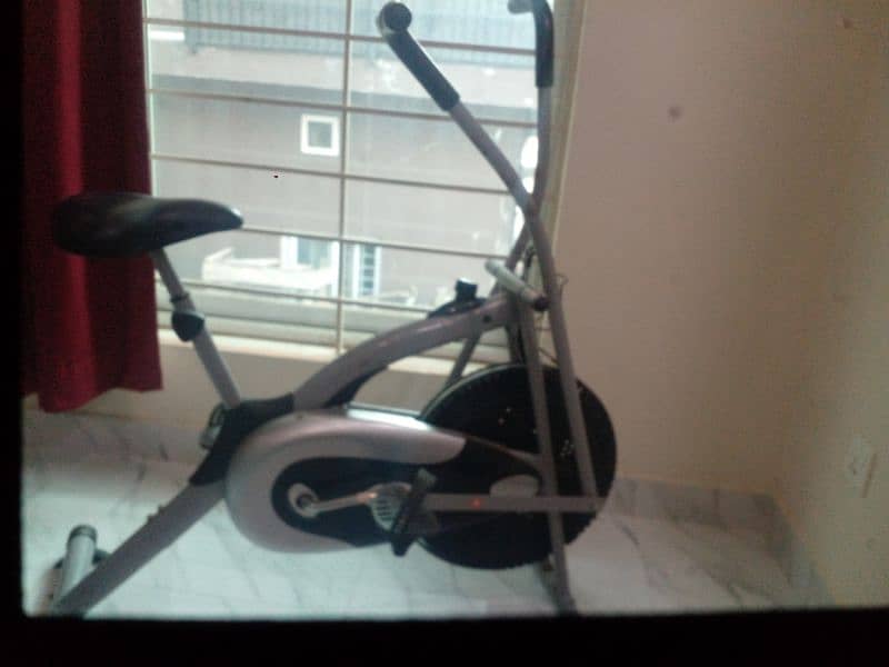 Excellent condition elliptical slim line exercise bike. 2