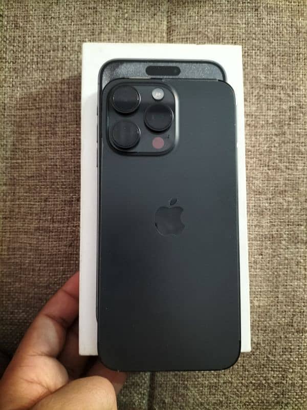 iPhone 15 Pro Max Black Titanium 1