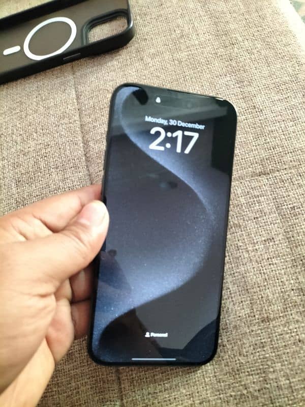 iPhone 15 Pro Max Black Titanium 2