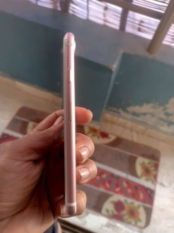 I phone 7 non pta 128 GB pink color 2