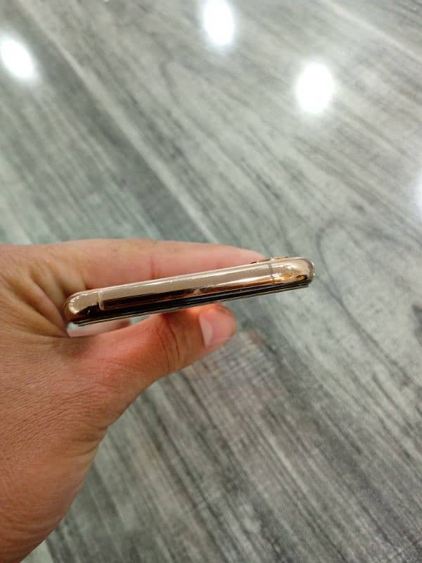 Iphone XS 64gb PTA 4