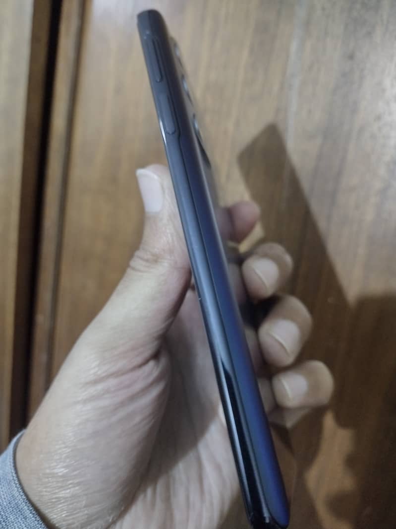 Motorola edge 30 pro 1