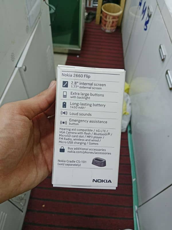 Nokia 2660 Flip with box and original Accessories 4