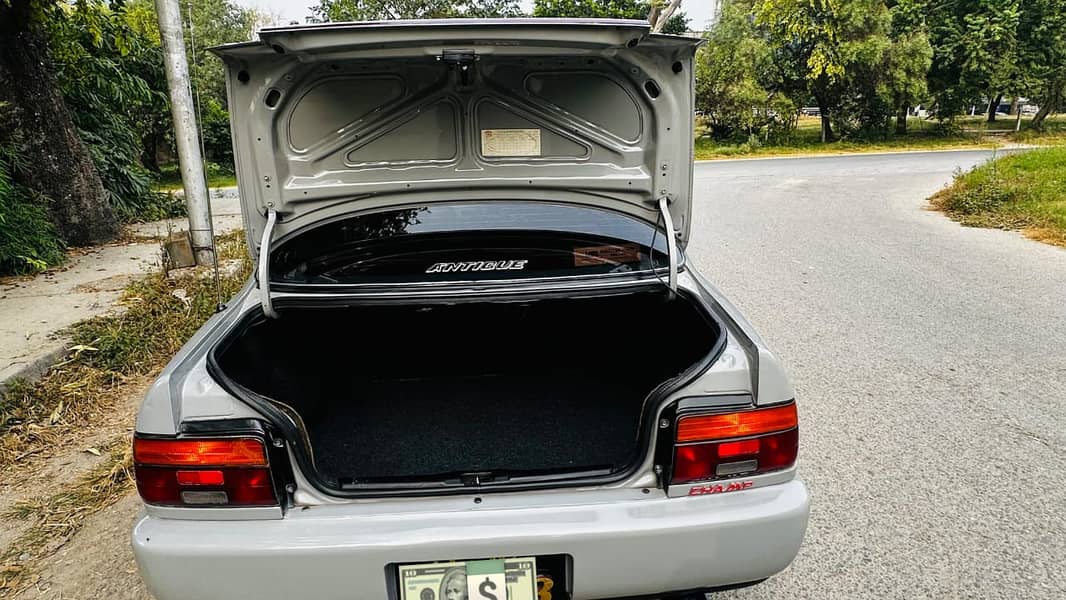 Toyota Corolla GL Pakistani Lahore number model 1994 reg 1995 total g 11