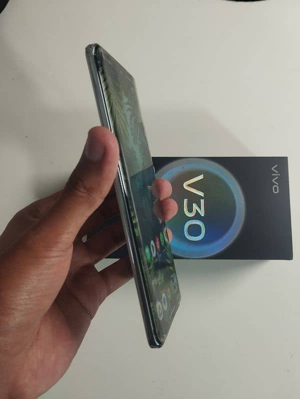 Vivo v30 12/256gb For sale With Box 4