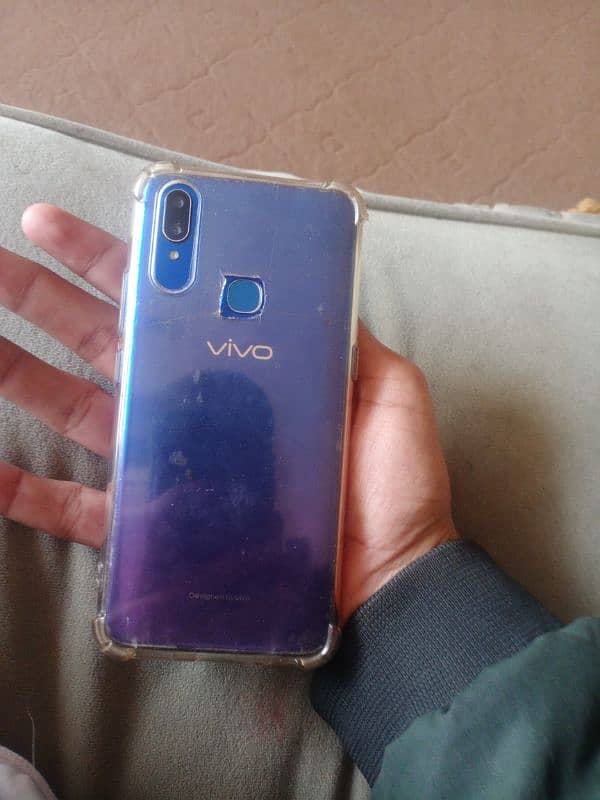 vivo v11 bilkul tek de sirf body damage da ao screen kho kar kai 1