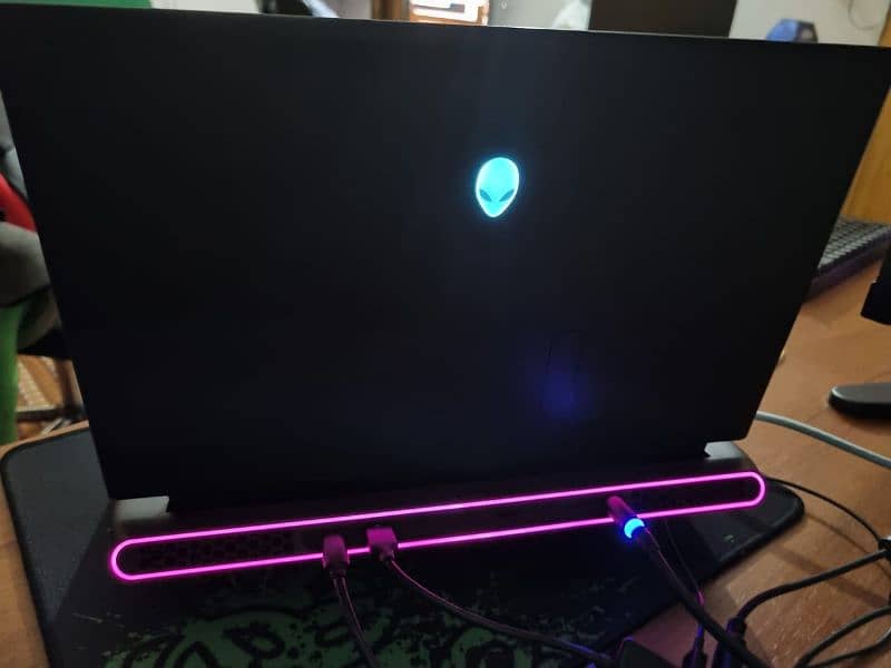 Alienware M15 R7 5