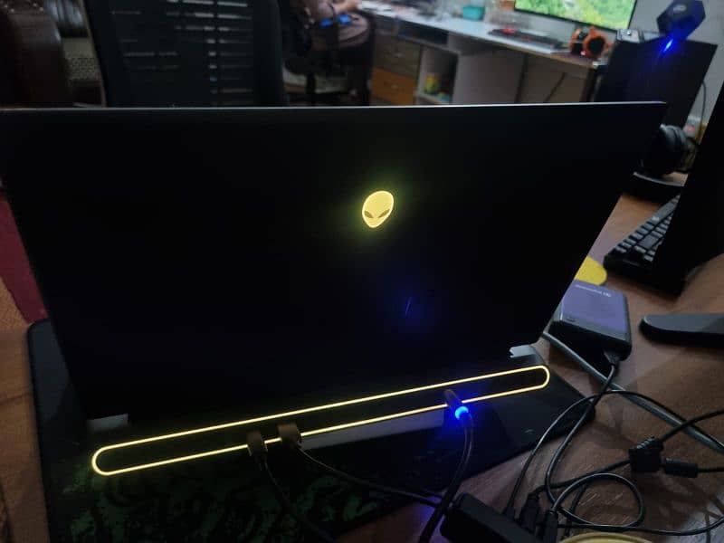 Alienware M15 R7 9