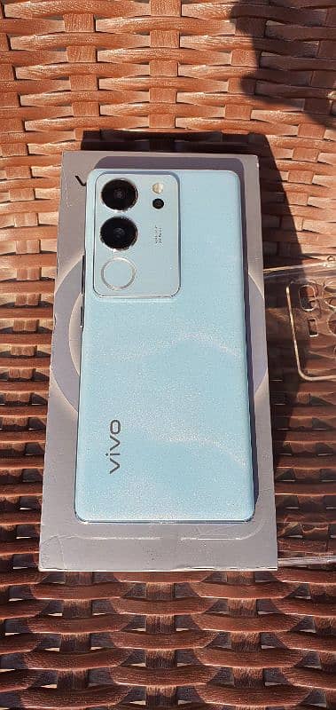 VIVO V29 5G     12/256GB 16