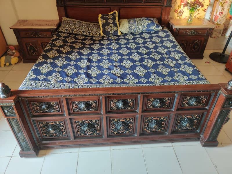 chanoti wood bed 1