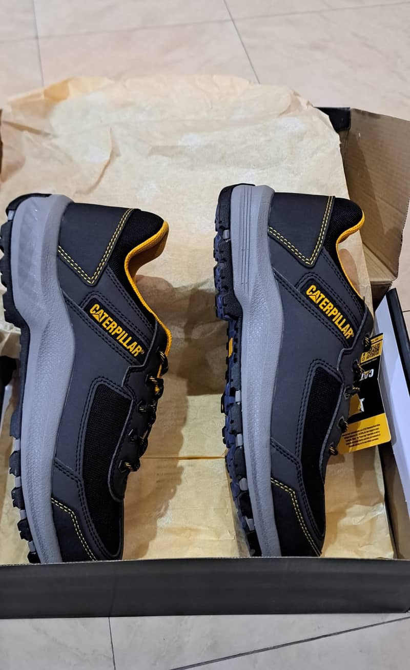 100% original caterpillar shoes t1440 (Brand NEW) 1